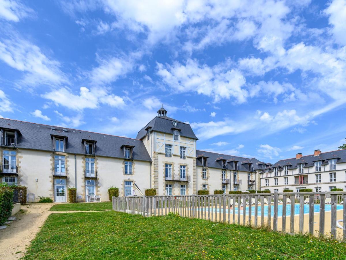 Apartment Chateau De Kergonano-10 By Interhome